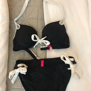 VS Black & White Bikini